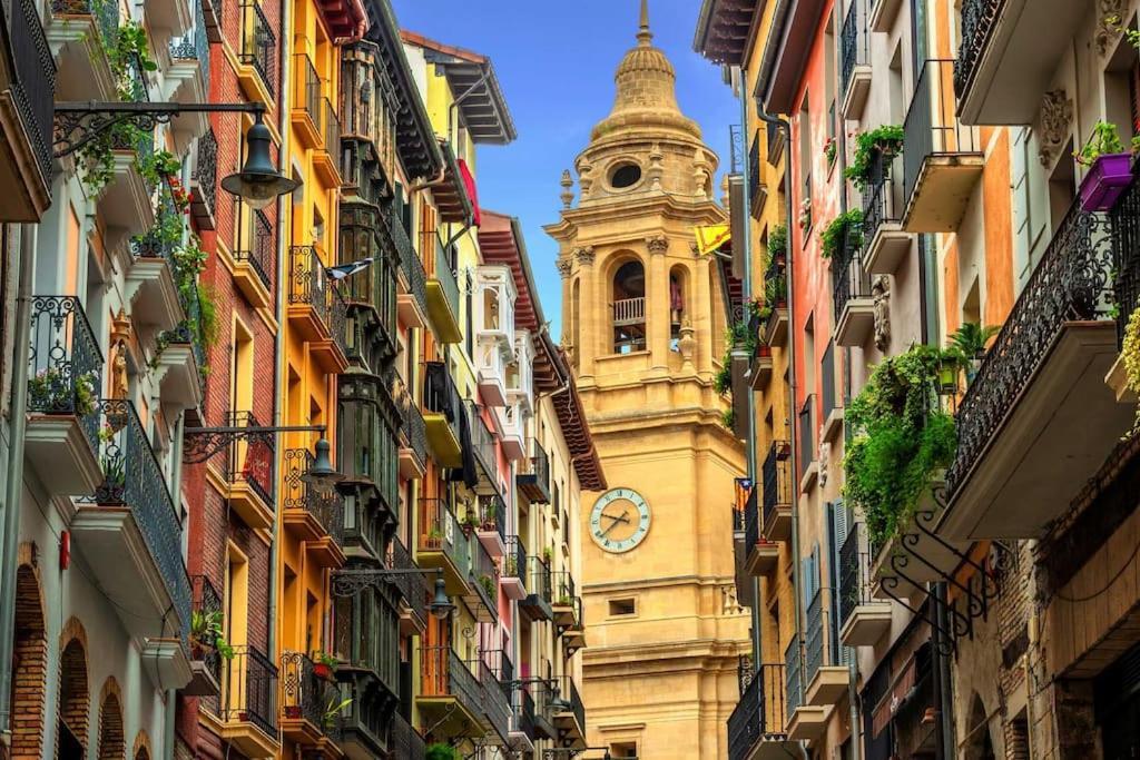 Acogedor Apartamento En El Corazon De Pamplona Bagian luar foto