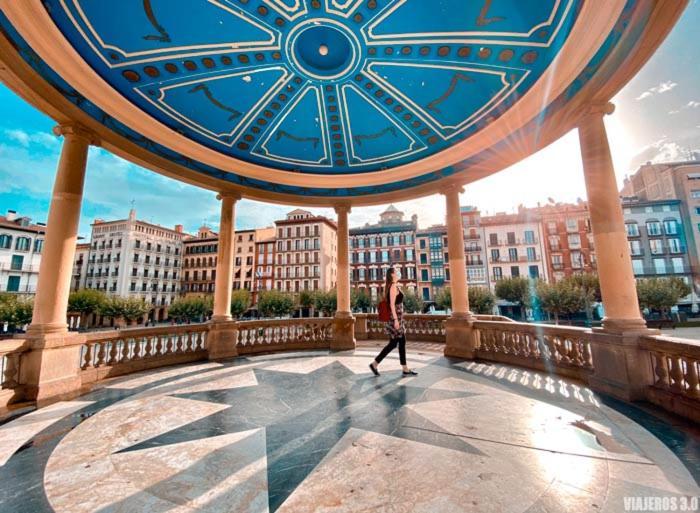 Acogedor Apartamento En El Corazon De Pamplona Bagian luar foto