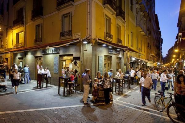 Acogedor Apartamento En El Corazon De Pamplona Bagian luar foto